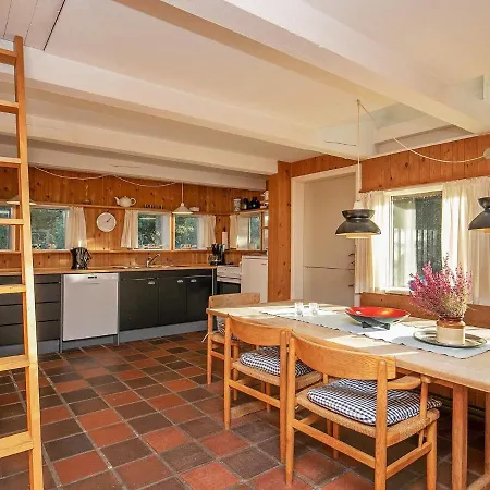 Three-bedroom In 85 Holiday home *