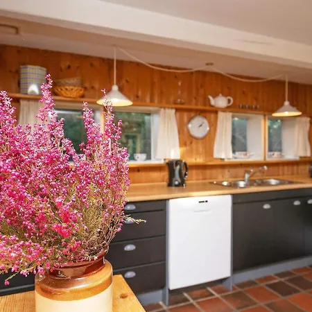 Holiday home Three-bedroom In 85 Blavand