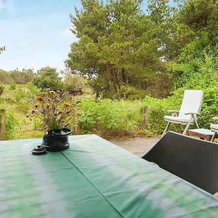 Three-bedroom In 85 * Blavand