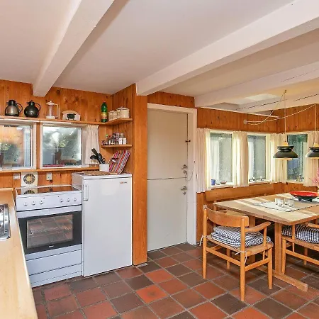 Holiday home Three-bedroom In 85 Blavand