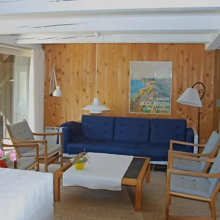 Three-bedroom In 85 *